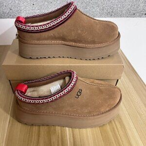 NIB Ugg Tazz platform slippers in Chestnut